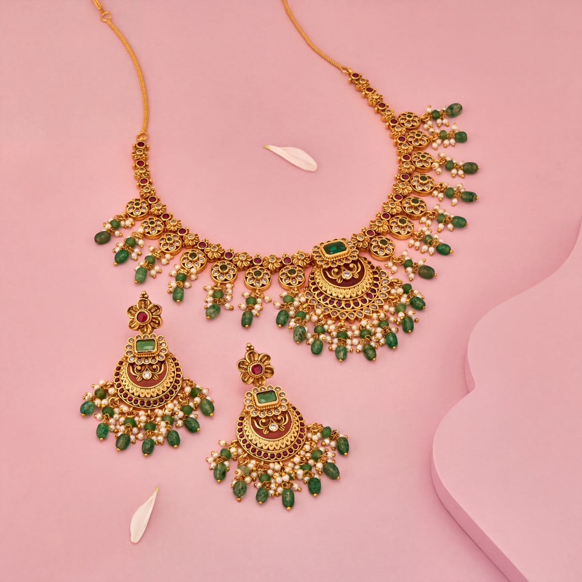 Antique Necklace Antique Necklace 202468