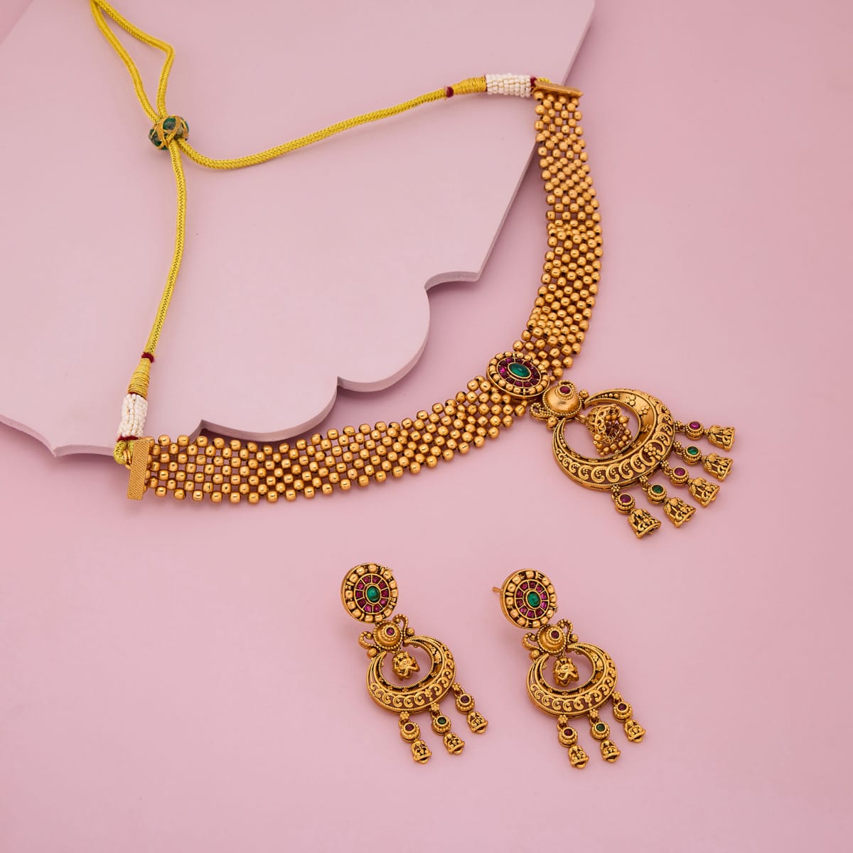 Antique Necklace Antique Necklace 204998