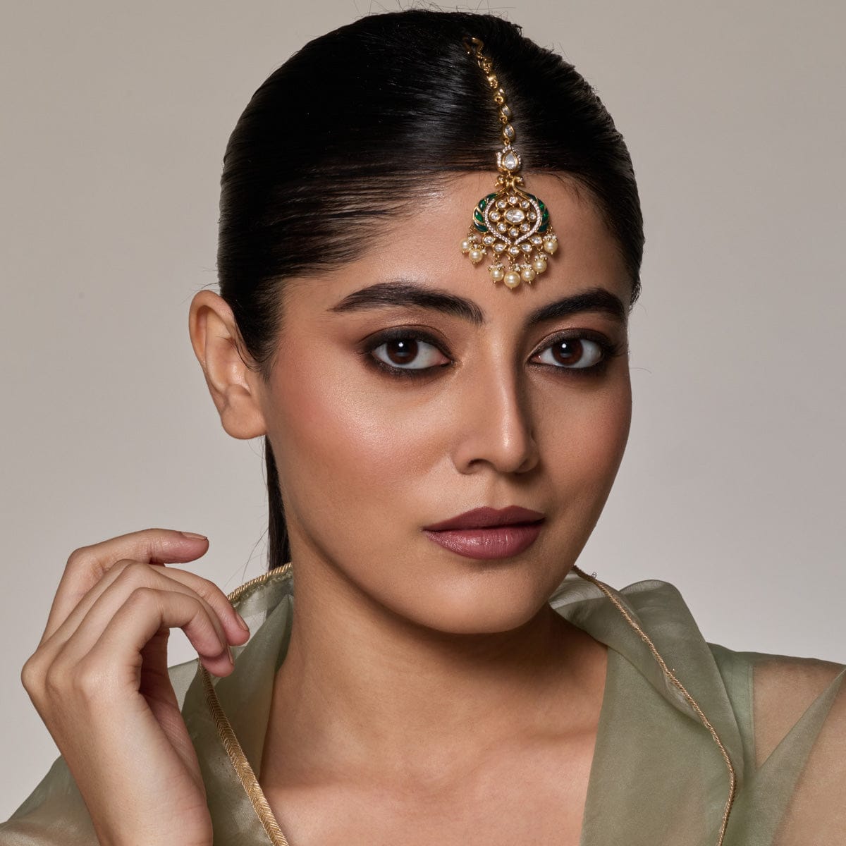 Kundan Tikka Kundan Tikka 189211