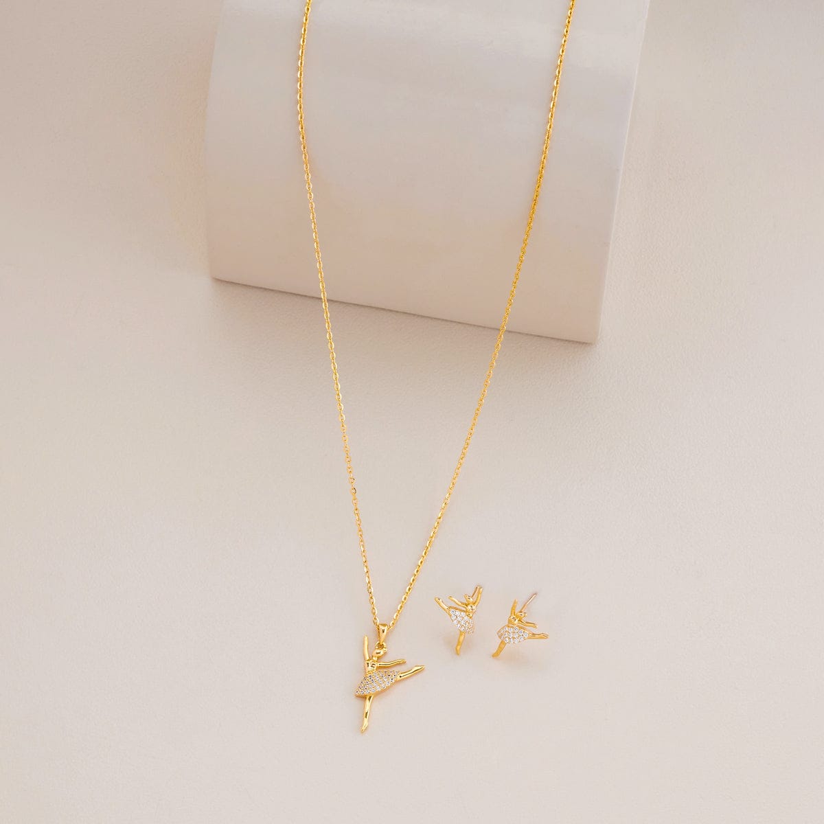 Silver Chain Pendant Earring Set 92.5 Silver Pendant with Chain and Earring Set 194622