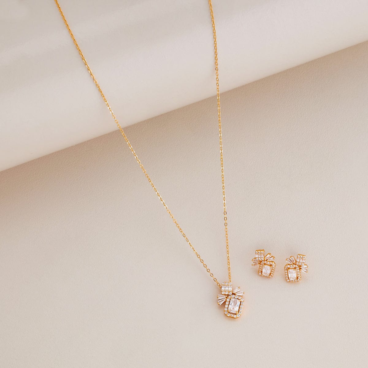 Silver Chain Pendant Earring Set 92.5 Silver Pendant with Chain and Earring Set 194794