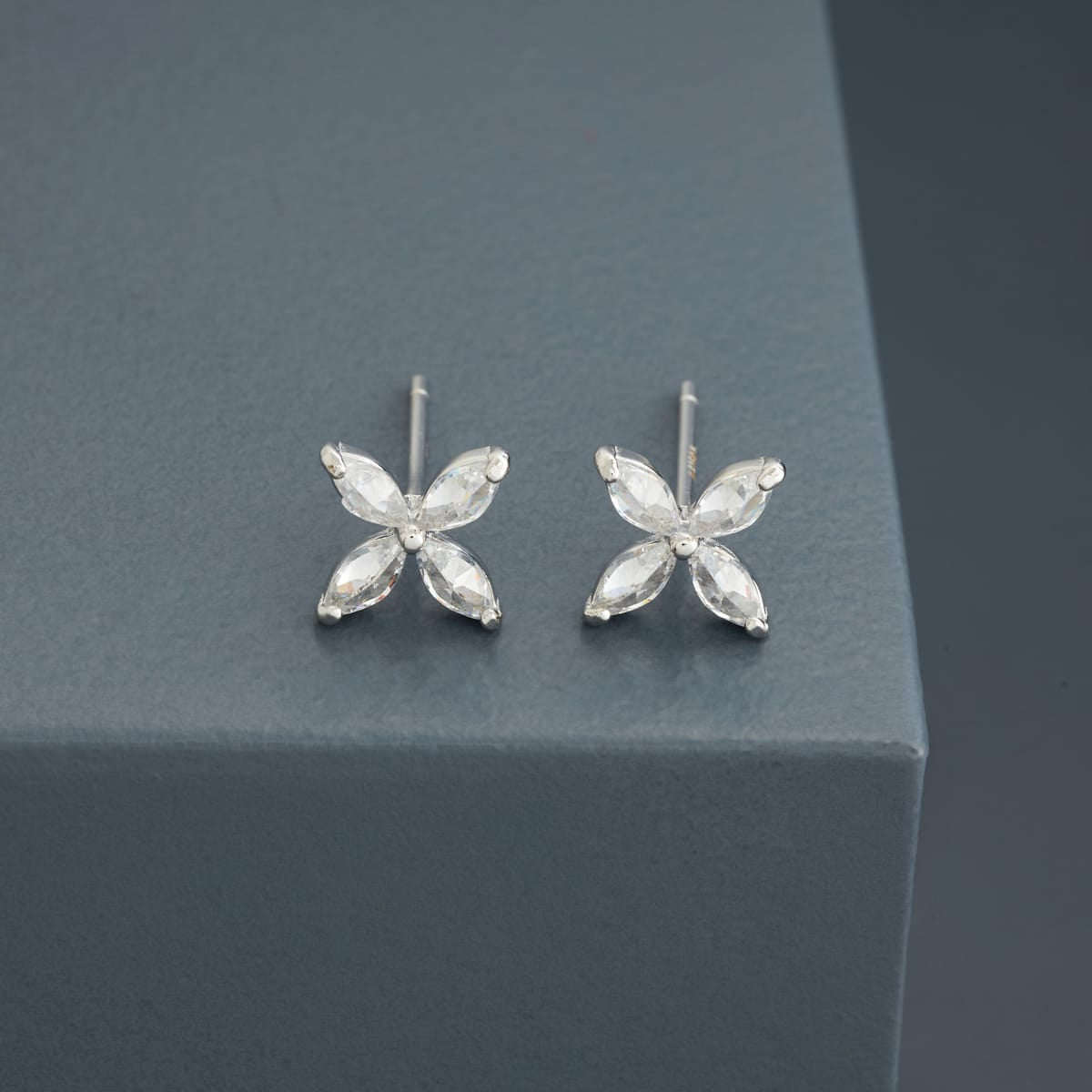 Silver Earring 92.5 Silver Earring 200827