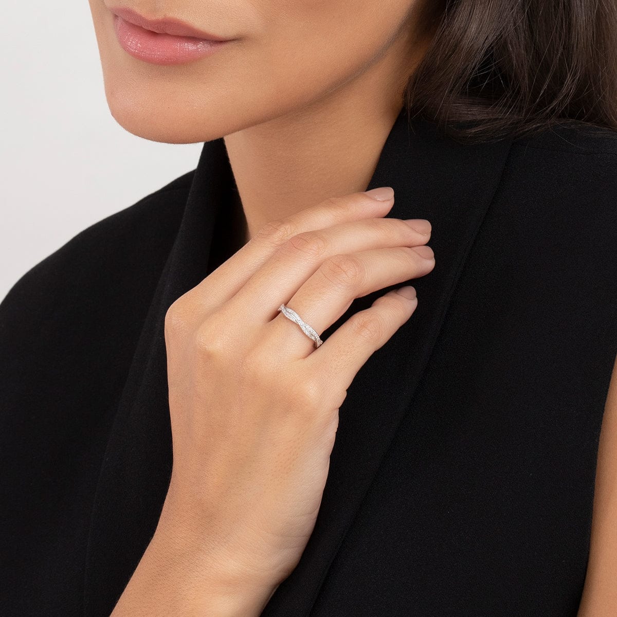 Gold Spectacular Diamond Ring – GIVA Jewellery