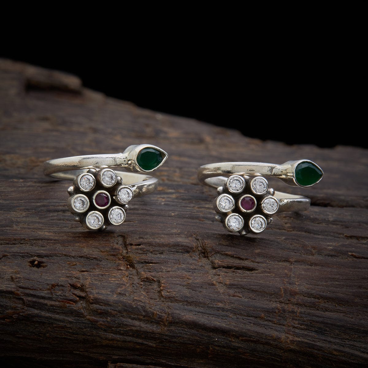 AHOORA Oxidised Silver Plated Green Orange Stone Toe Ring : Amazon.in:  Jewellery