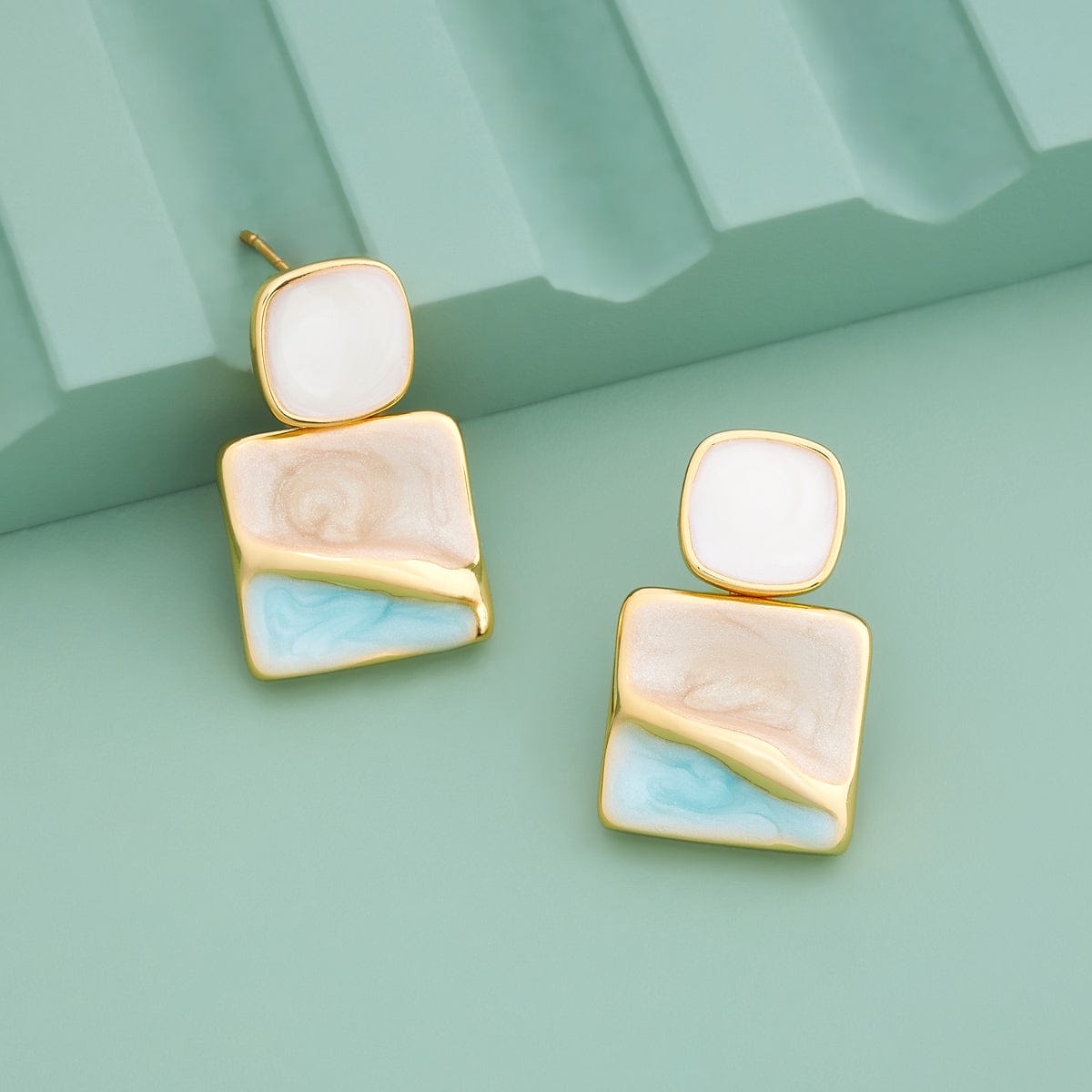 Trendy Earring Trendy Earring 189695