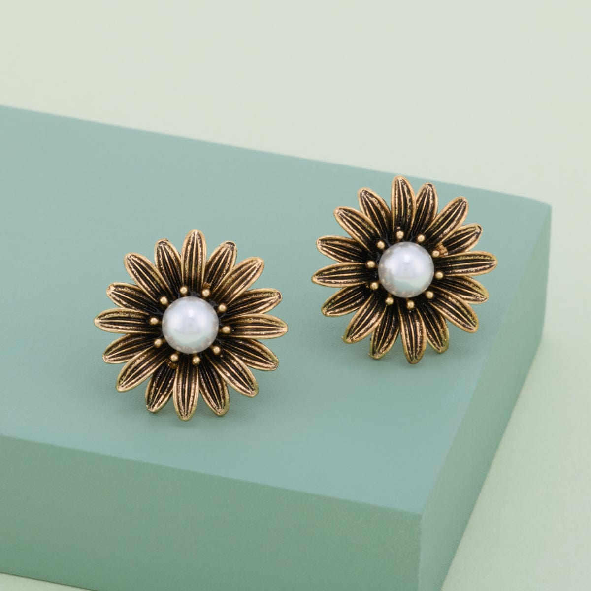 Trendy Earring Trendy Earring 189908