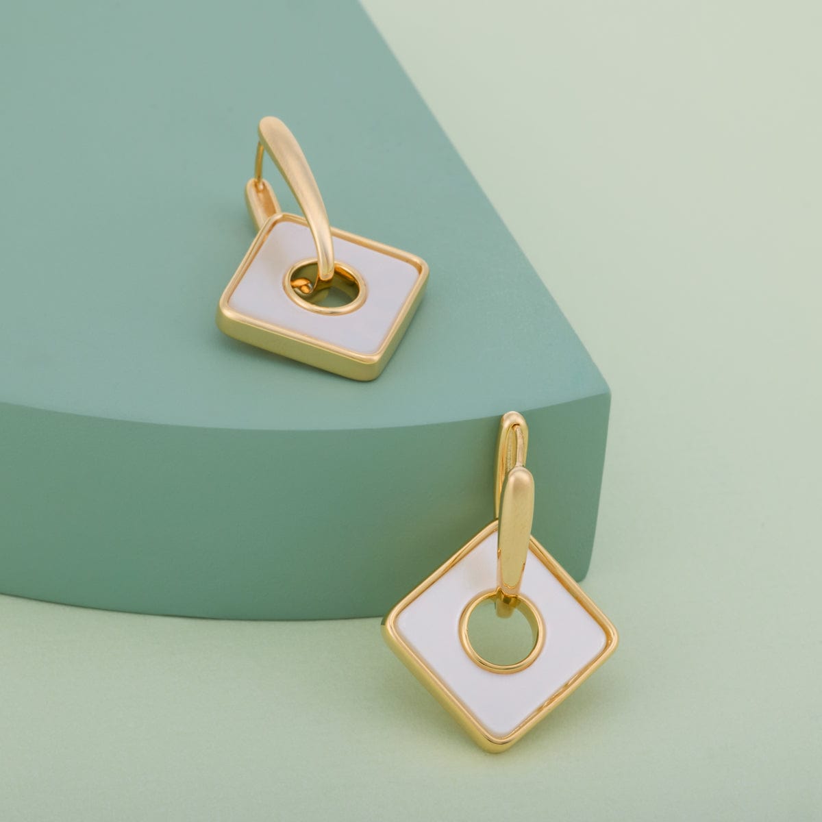 Trendy Earring Trendy Earring 189445