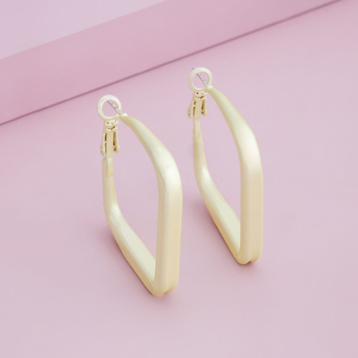 Trendy Earring Trendy Earring 190190
