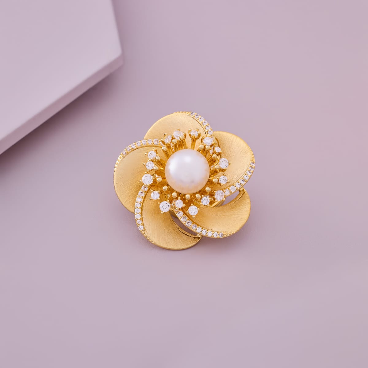 Trendy Saree Brooch Trendy Saree Brooch 197889