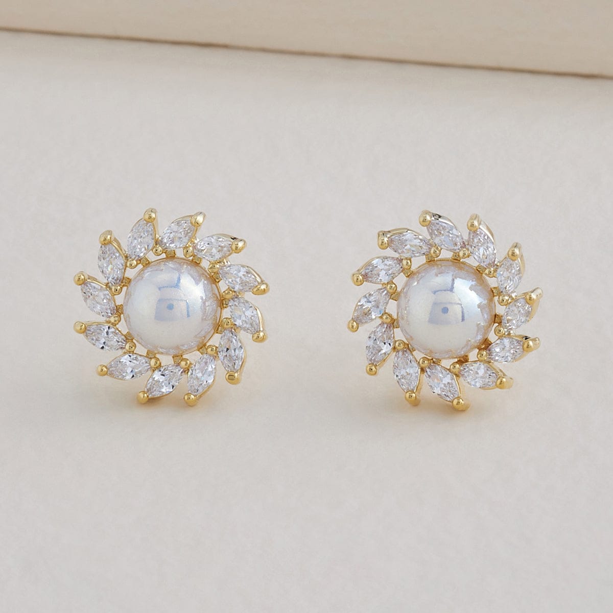 Trendy Zircon Earring Trendy Zircon Earring 156483