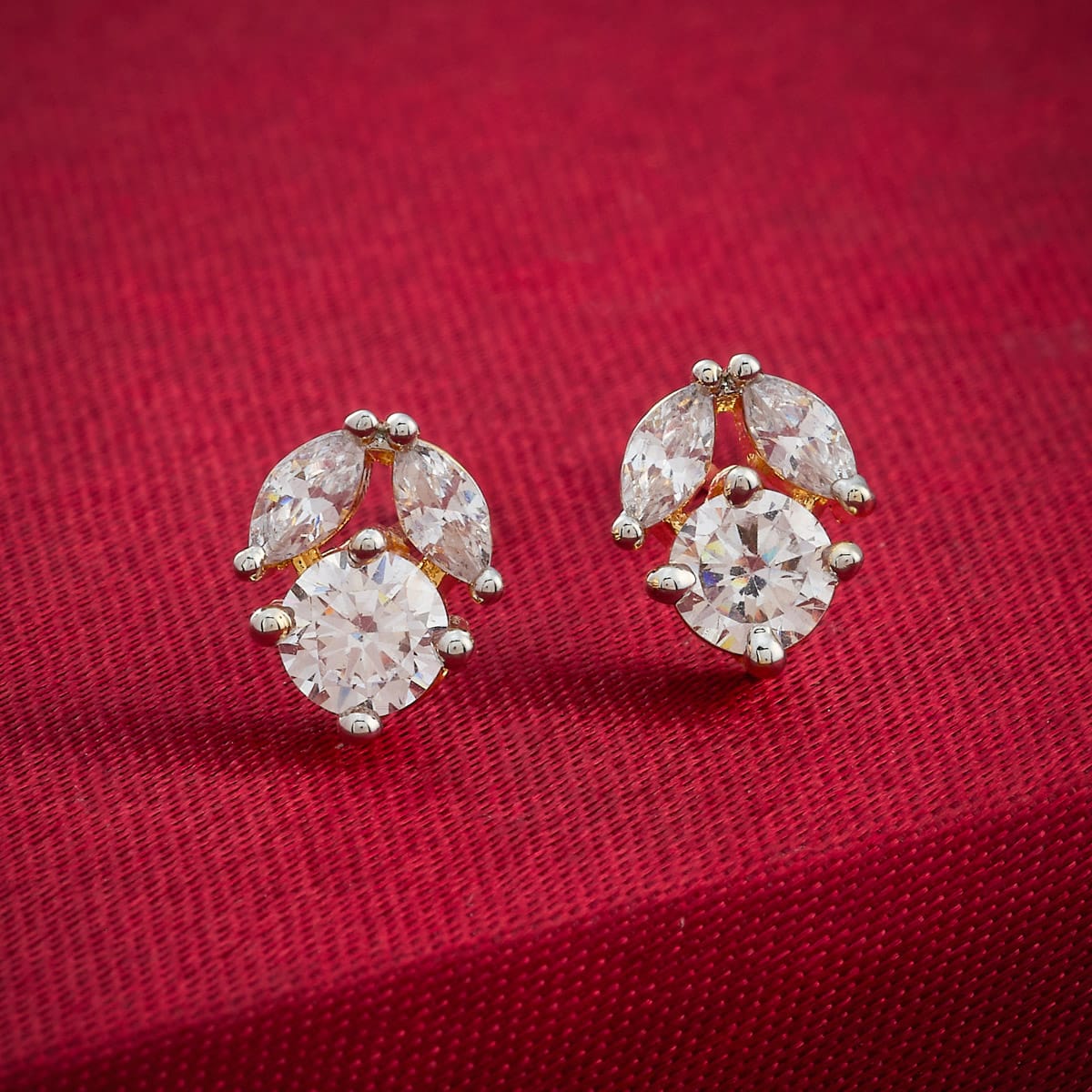 Zircon Earring Zircon Earring 150345