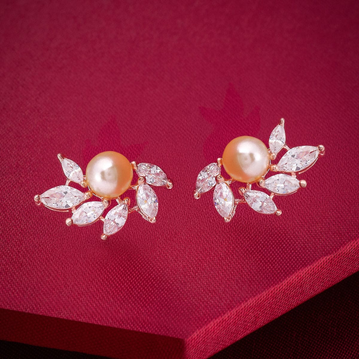 Zircon Earring Zircon Earring 181013