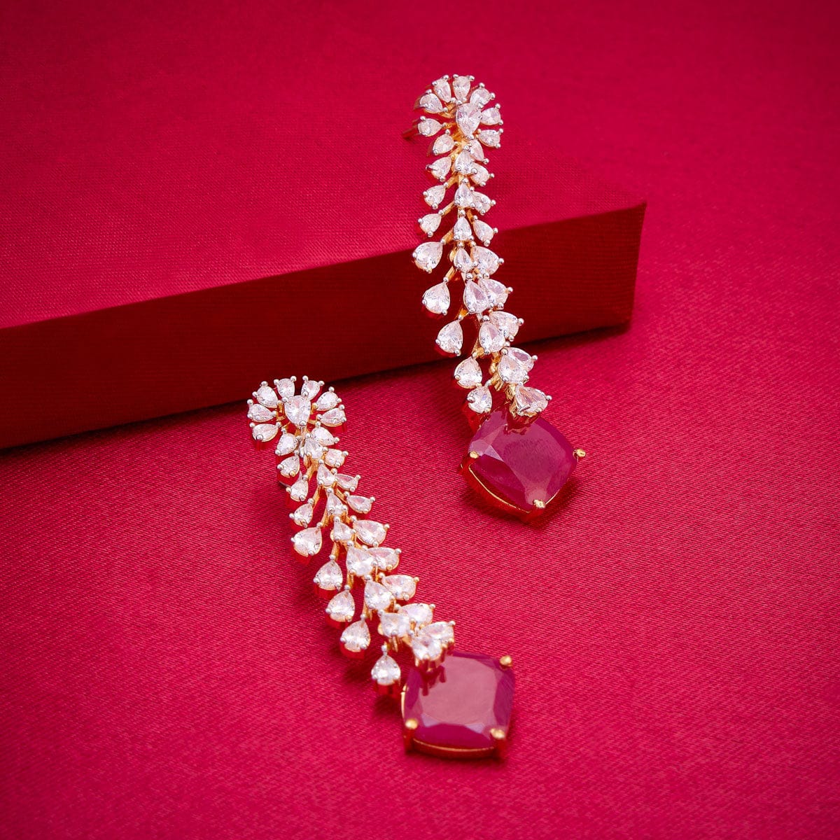 Zircon Earring Zircon Earring 187822