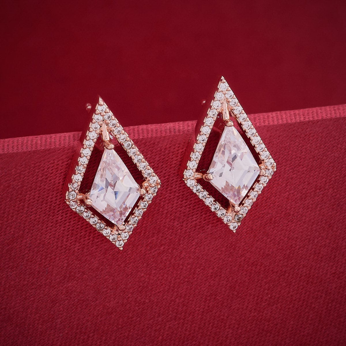 Zircon Earring Zircon Earring 189262