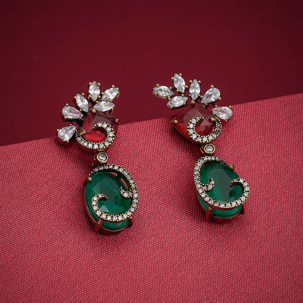 Zircon Earring Zircon Earring 190321