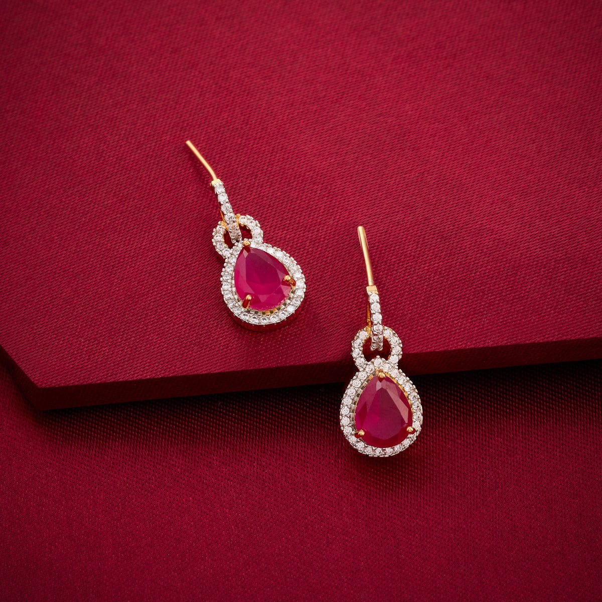 Zircon Earring Zircon Earring 190349