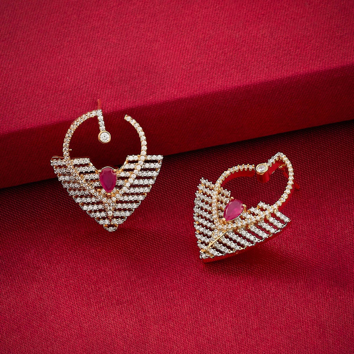 Zircon Earring Zircon Earring 190420