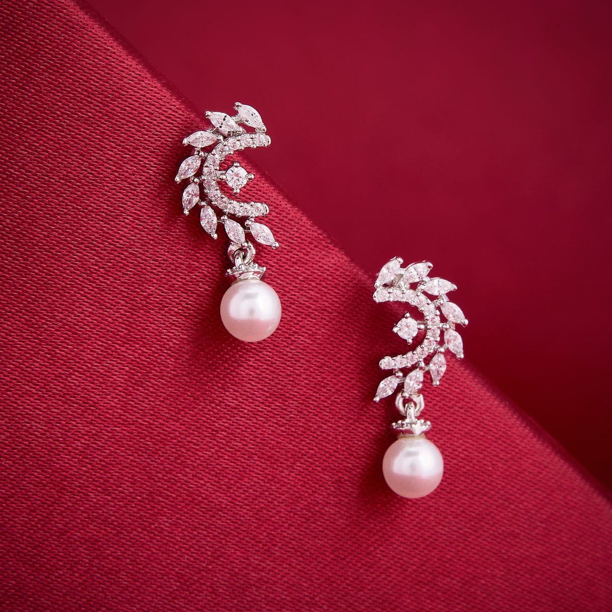 Zircon Earring Zircon Earring 190423