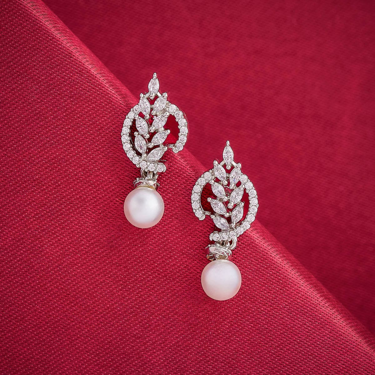 Zircon Earring Zircon Earring 190424