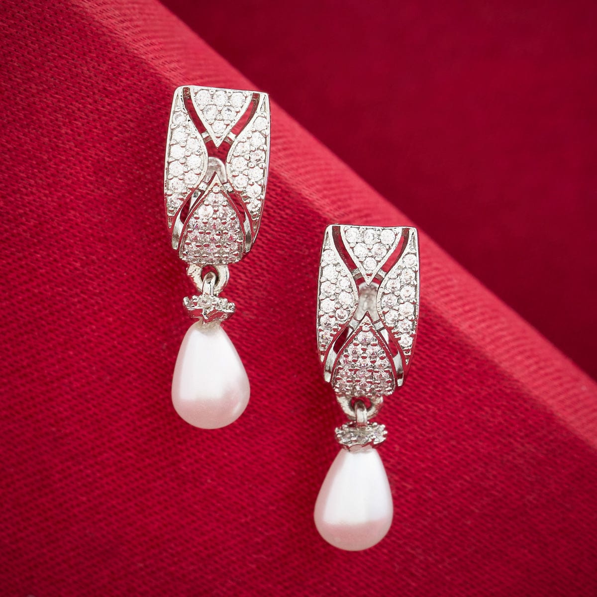 Zircon Earring Zircon Earring 190439