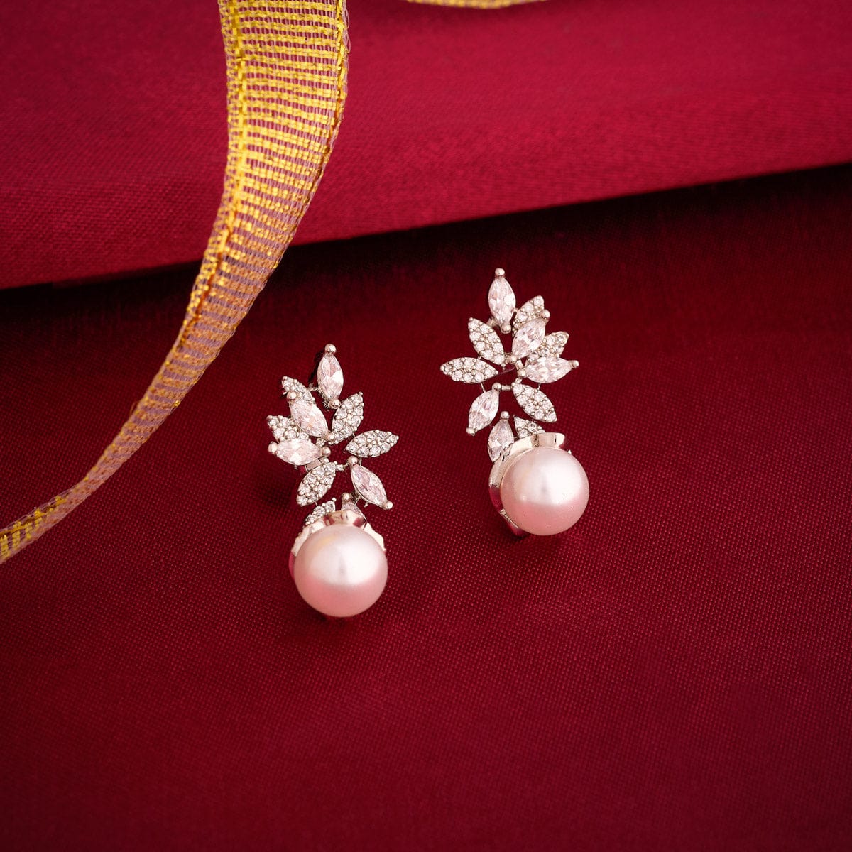 Zircon Earring Zircon Earring 191041