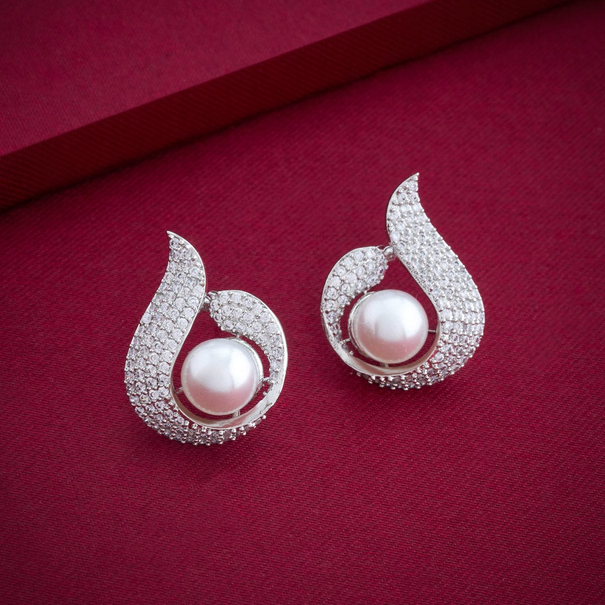 Zircon Earring Zircon Earring 193150