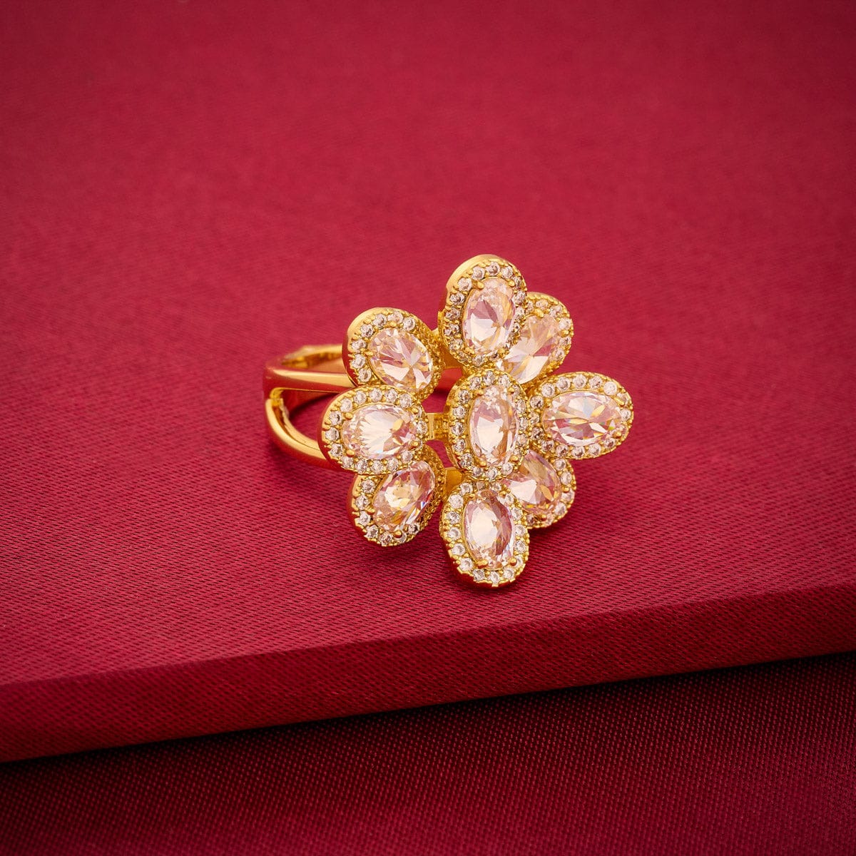 Zircon Finger Ring Zircon Finger Ring 195315