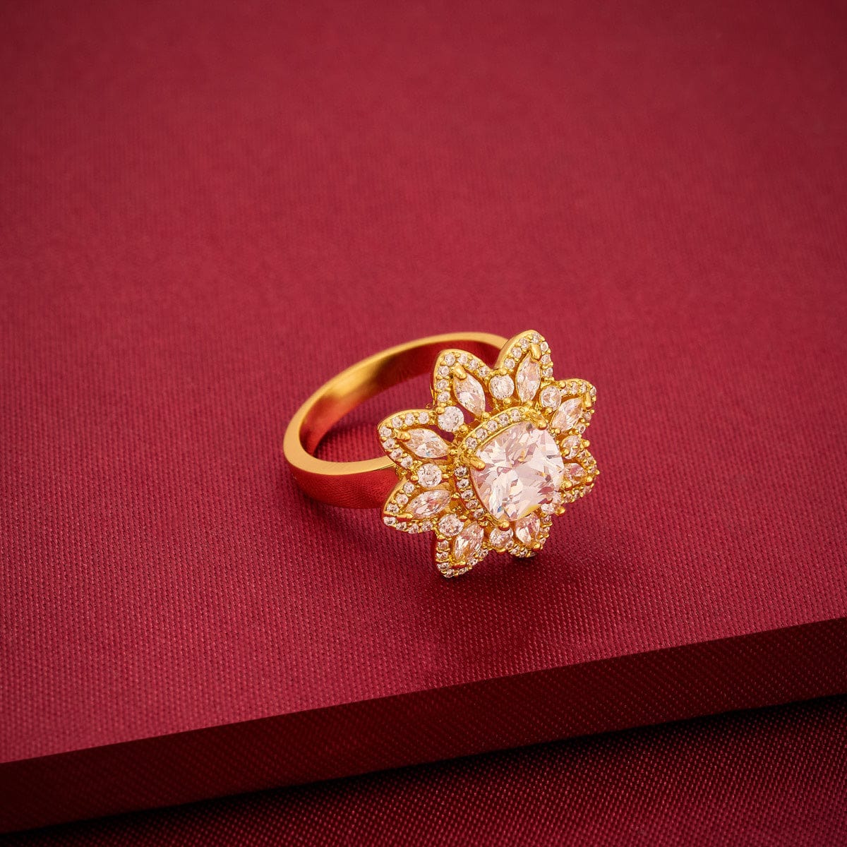 Zircon Finger Ring Zircon Finger Ring 195316