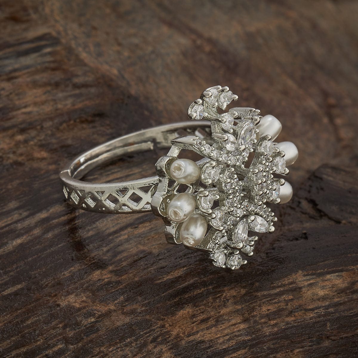 Zircon Finger Ring Zircon Finger Ring 182439