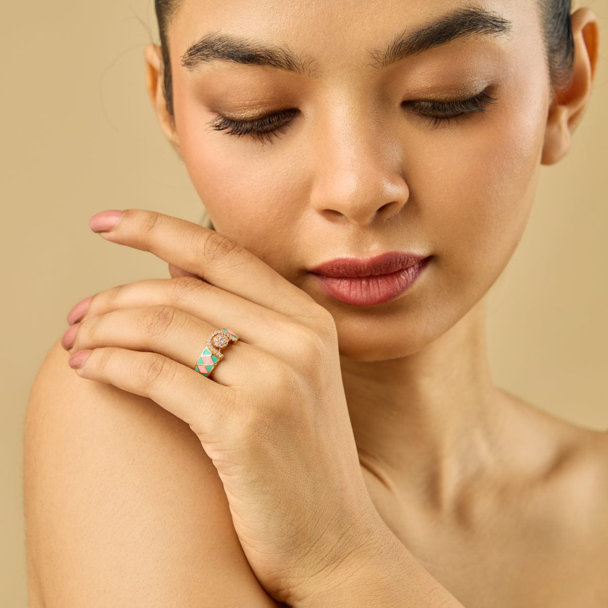 Zircon Finger Ring Zircon Finger Ring 182645