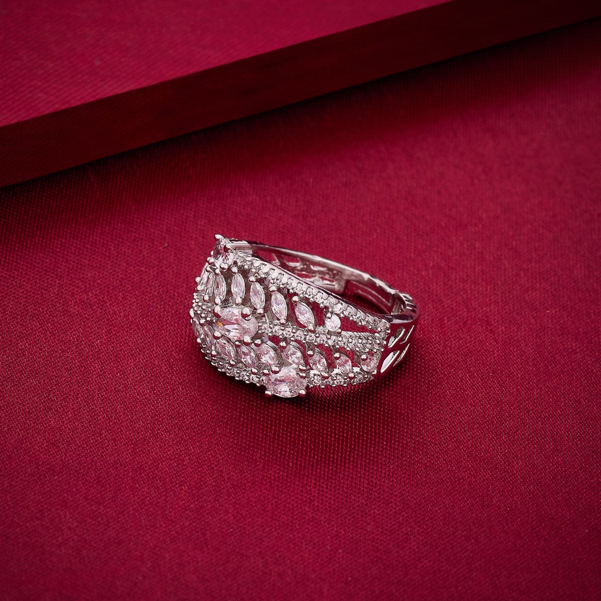 Zircon Finger Ring Zircon Finger Ring 188767