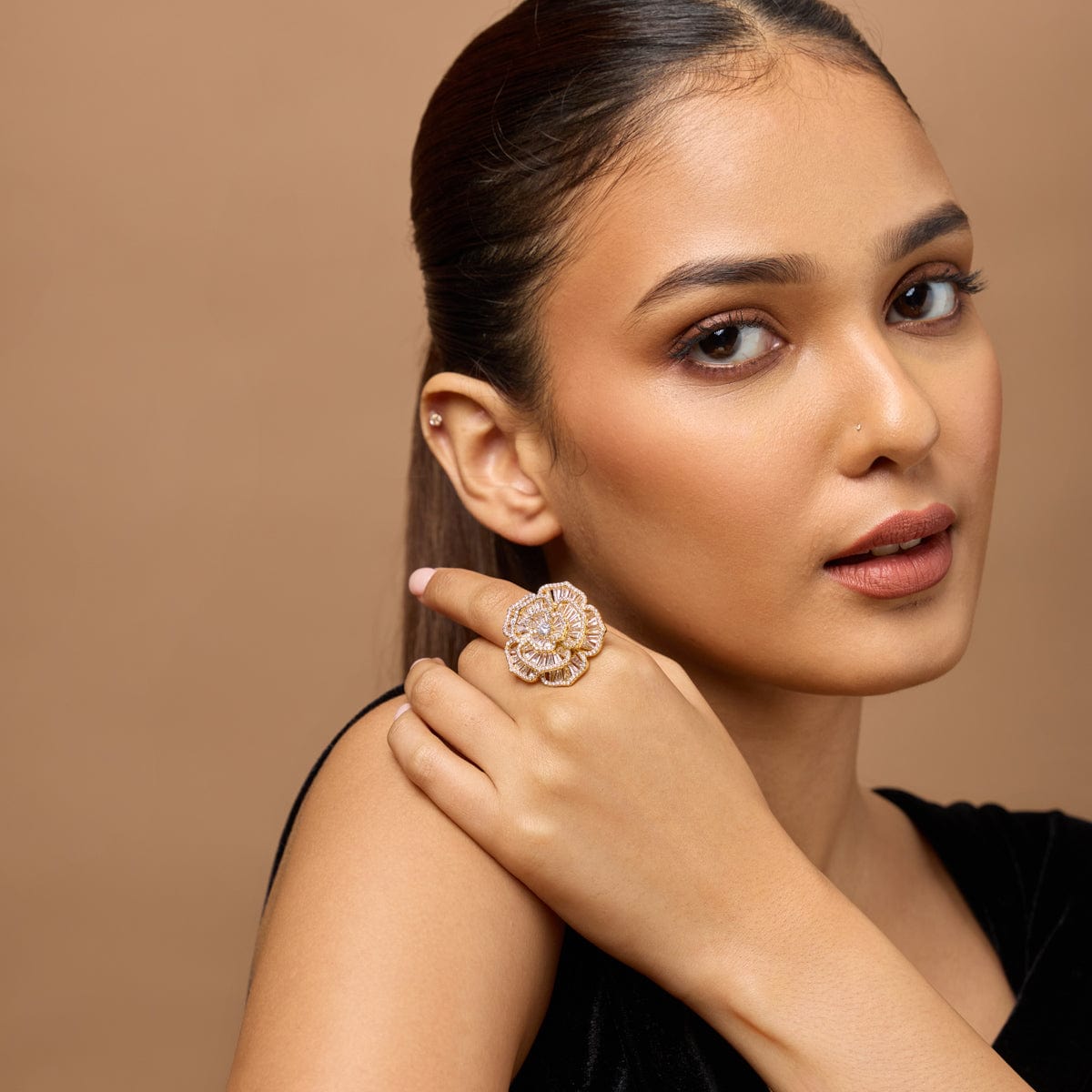 Zircon Finger Ring Zircon Finger Ring 190032