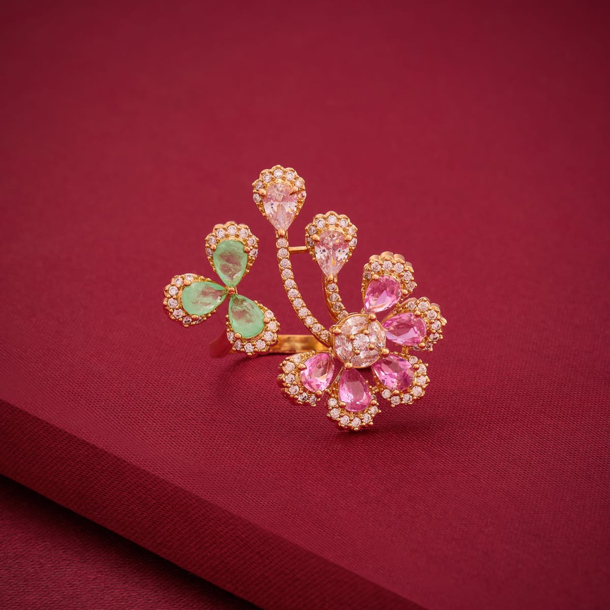 Zircon Finger Ring Zircon Finger Ring 192368