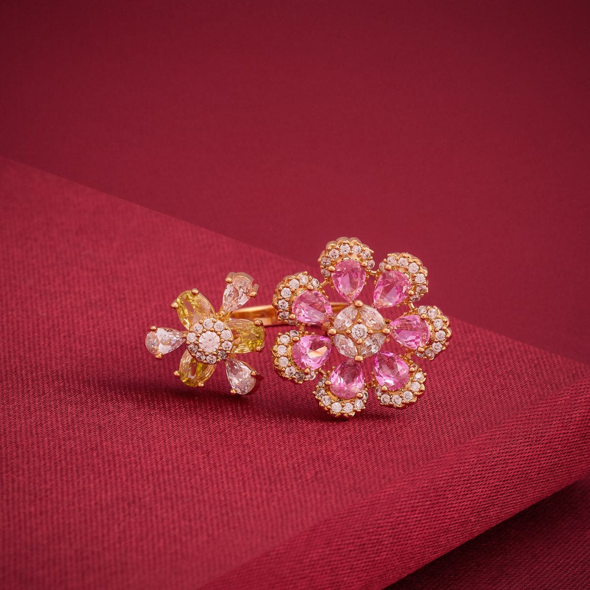 Zircon Finger Ring Zircon Finger Ring 192371