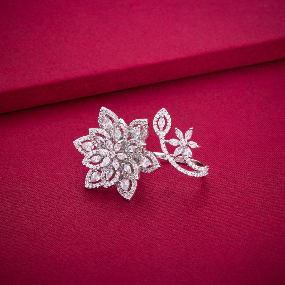 Zircon Finger Ring Zircon Finger Ring 193133