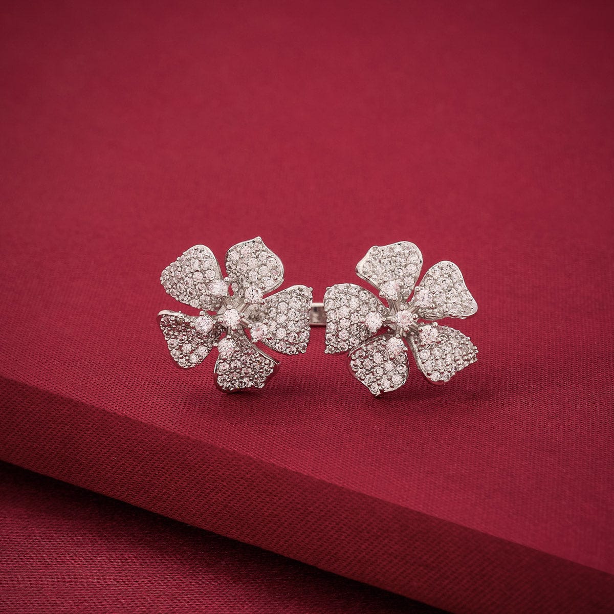 Zircon Finger Ring Zircon Finger Ring 193134