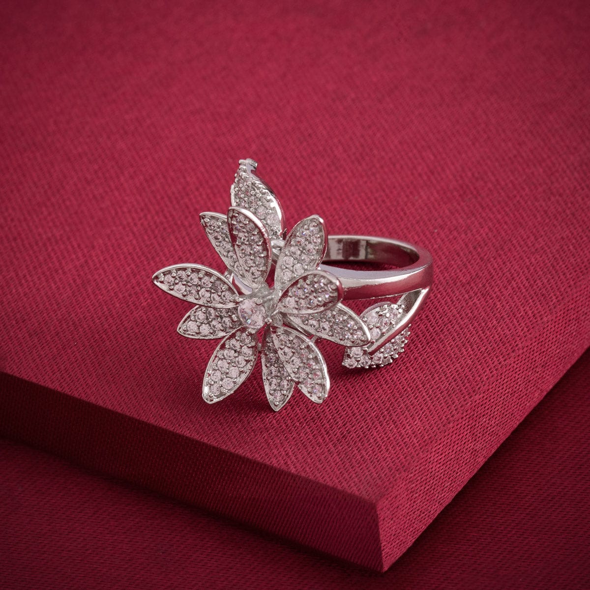 Zircon Finger Ring Zircon Finger Ring 193136