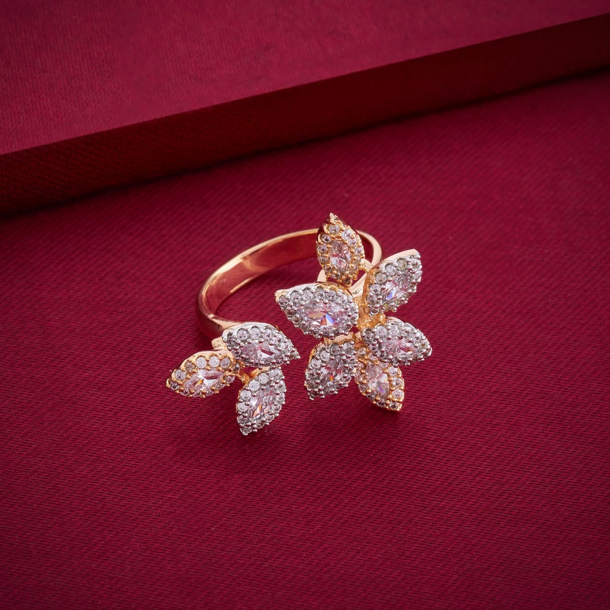 Zircon Finger Ring Zircon Finger Ring 193137
