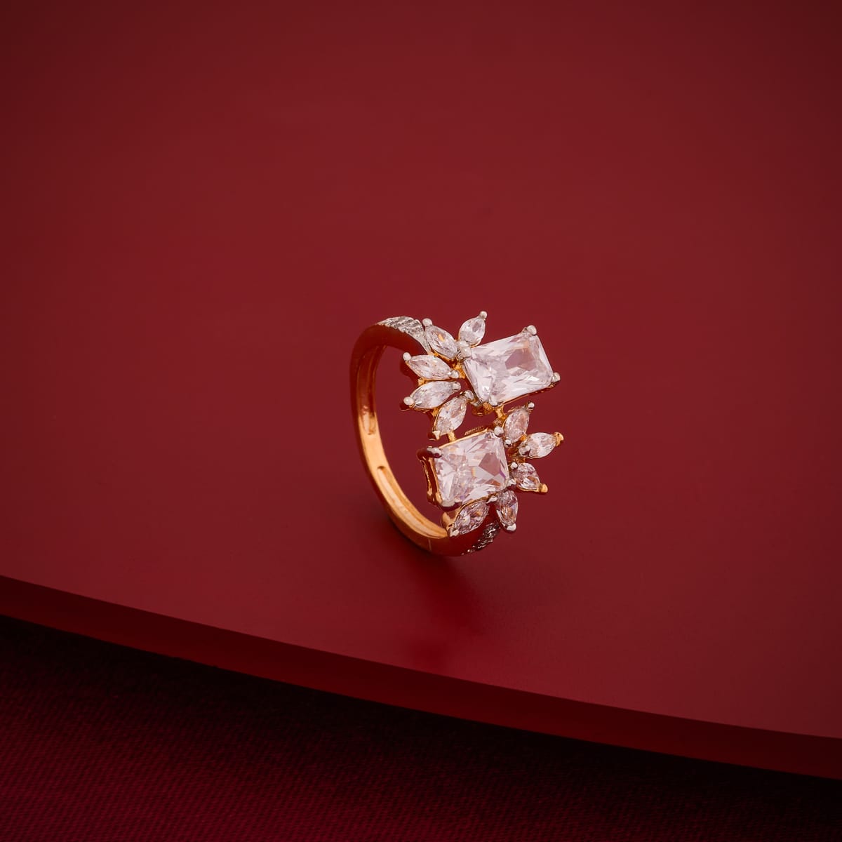 Zircon Finger Ring Zircon Finger Ring 197397