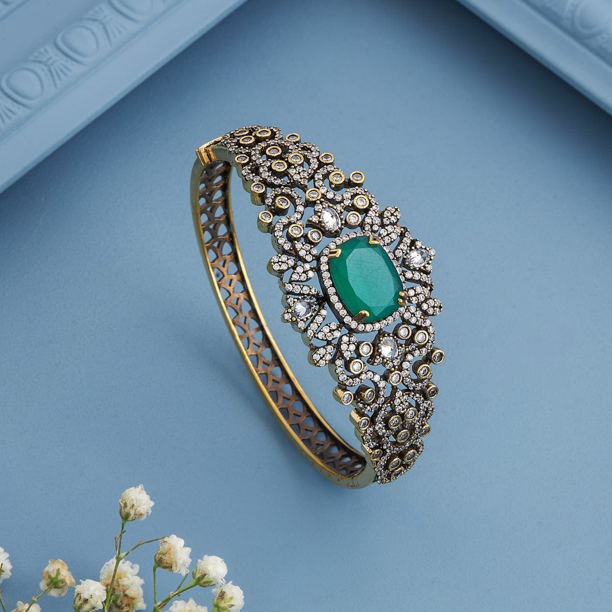 Zircon Kada Zircon Kada 188599