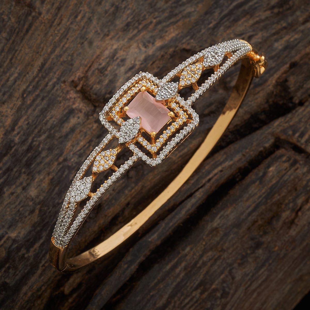 Zircon Kada Zircon Kada 181559