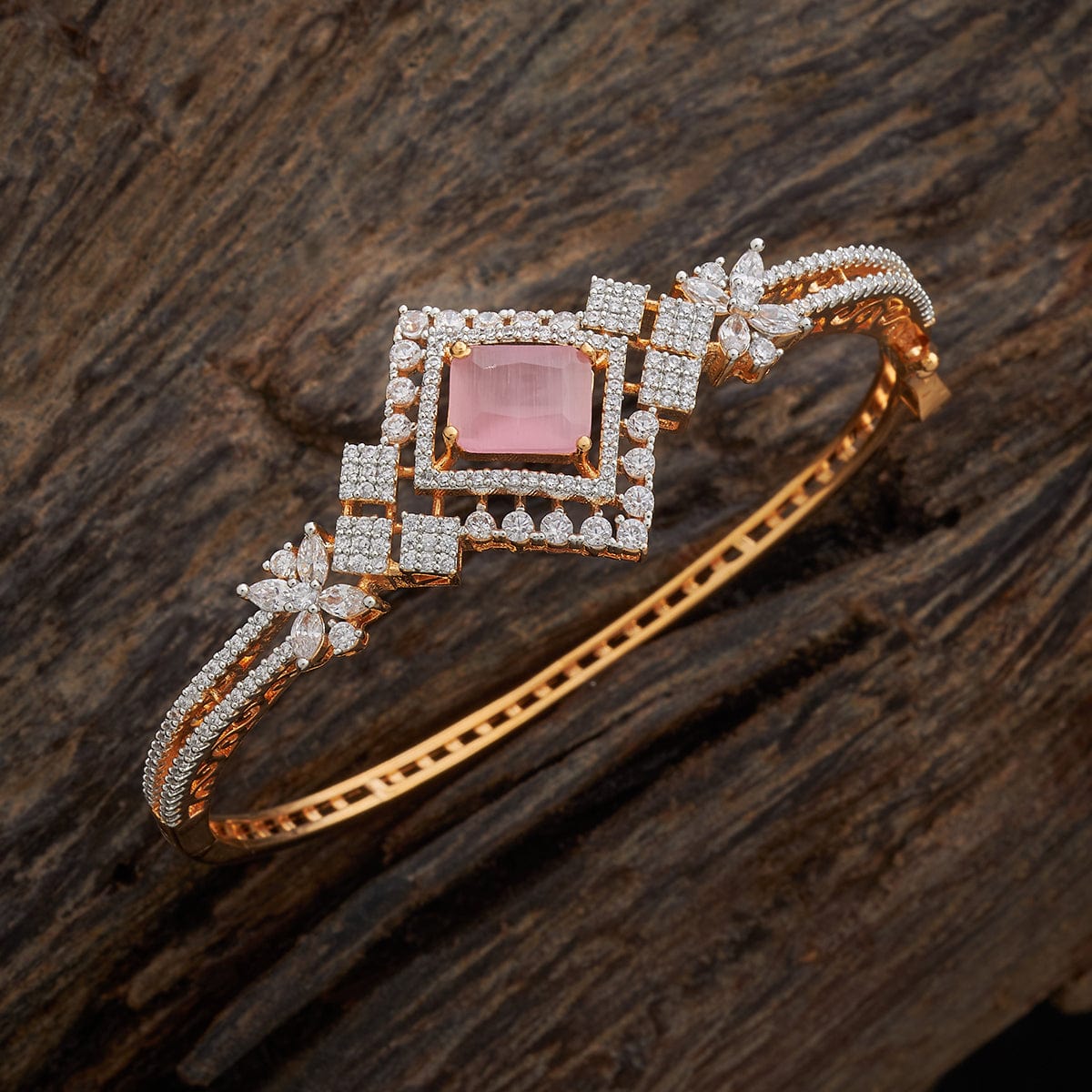 Zircon Kada Zircon Kada 182117