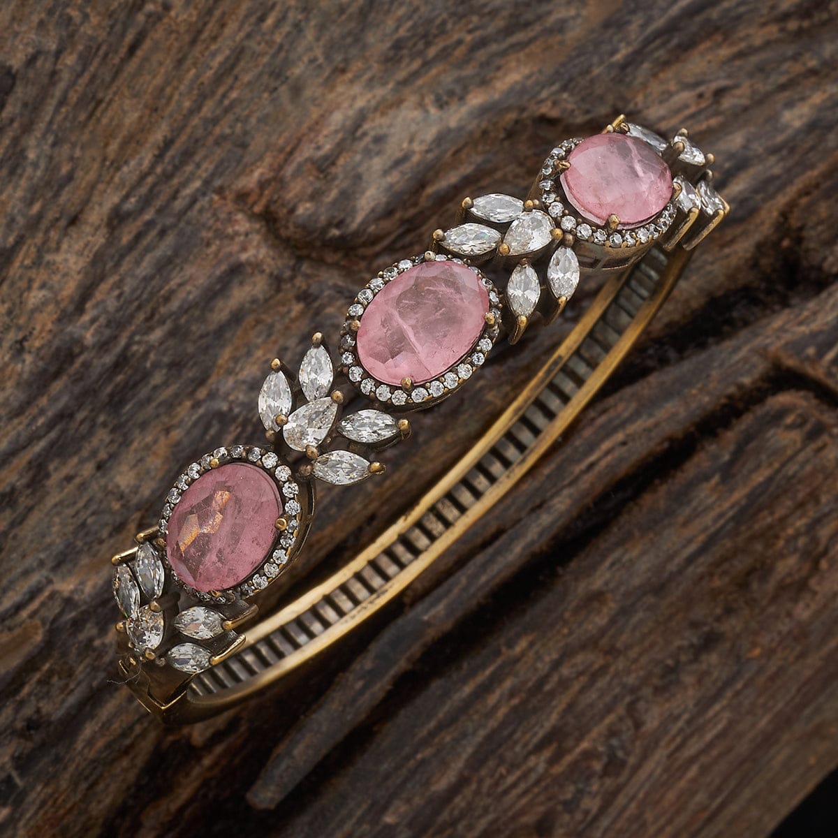 Zircon Kada Zircon Kada 180385