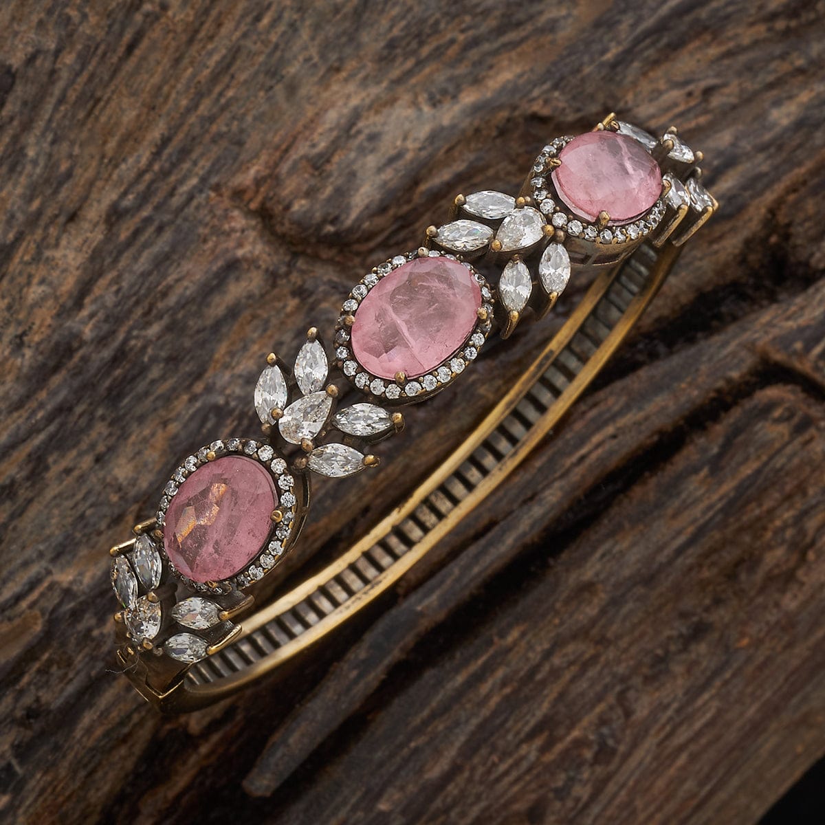 Zircon Kada Zircon Kada 180385