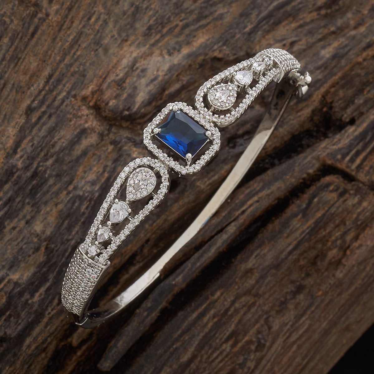 Zircon Kada Zircon Kada 181558