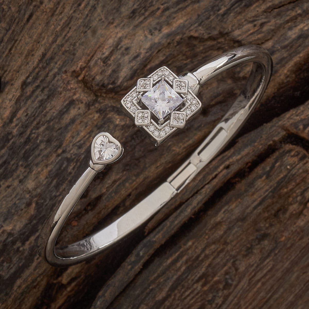 Zircon Kada Zircon Kada 186989