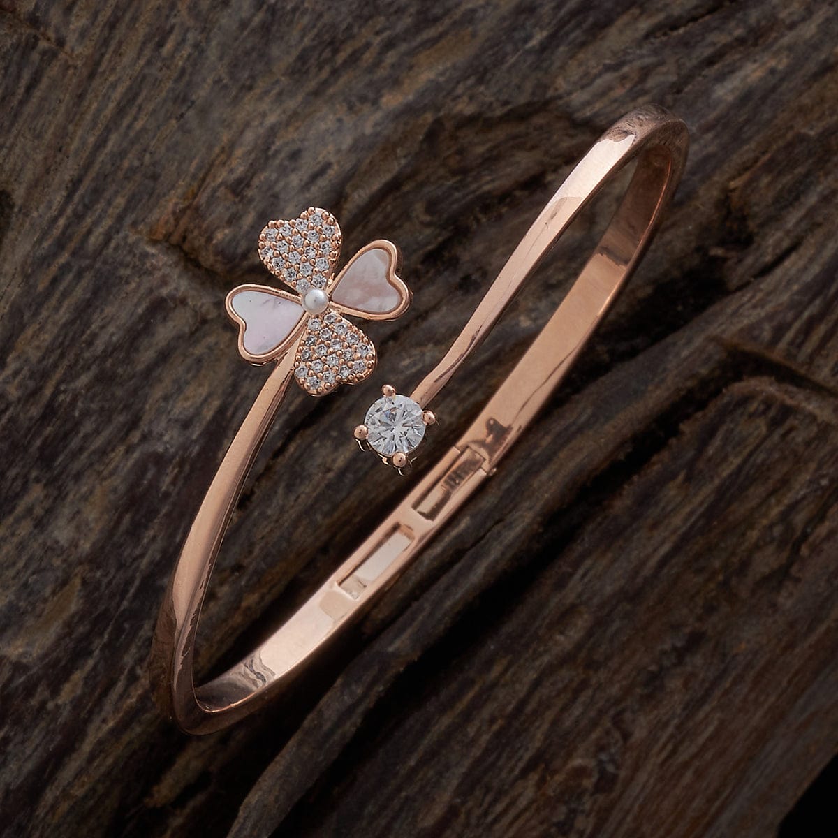 Zircon Kada Zircon Kada 174410