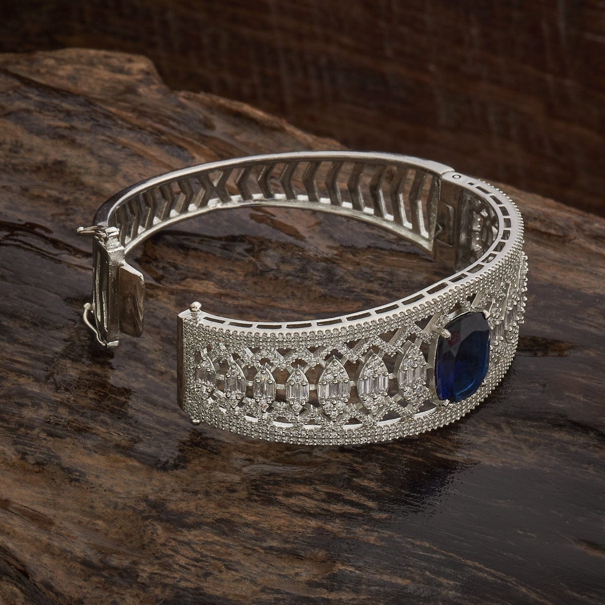 Zircon Kada Zircon Kada 182043