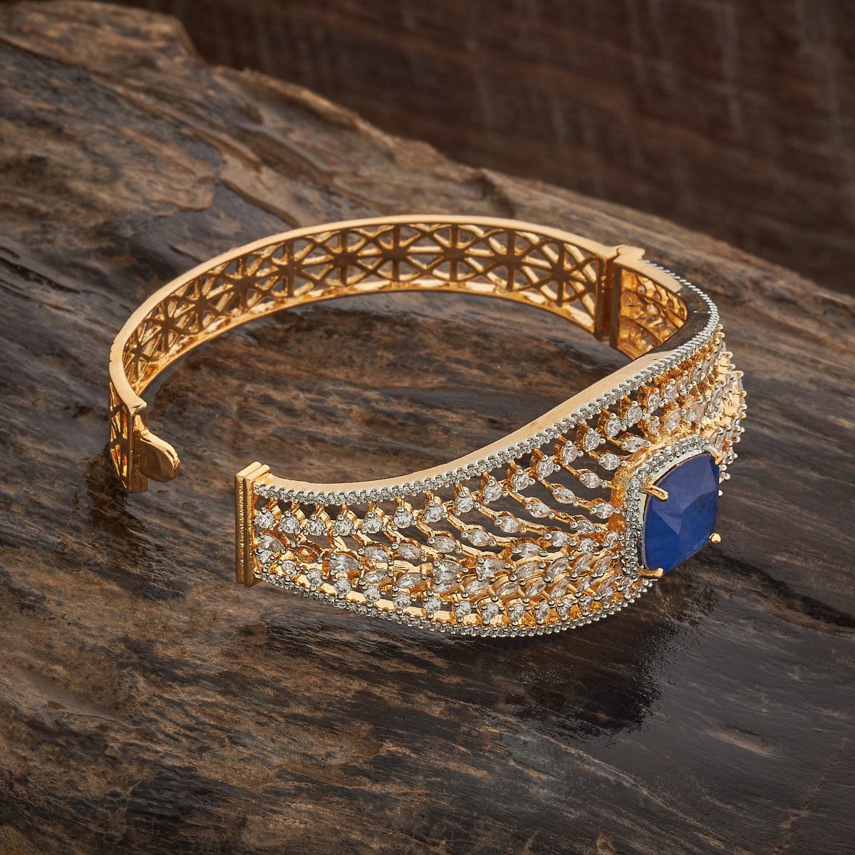 Zircon Kada Zircon Kada 184456