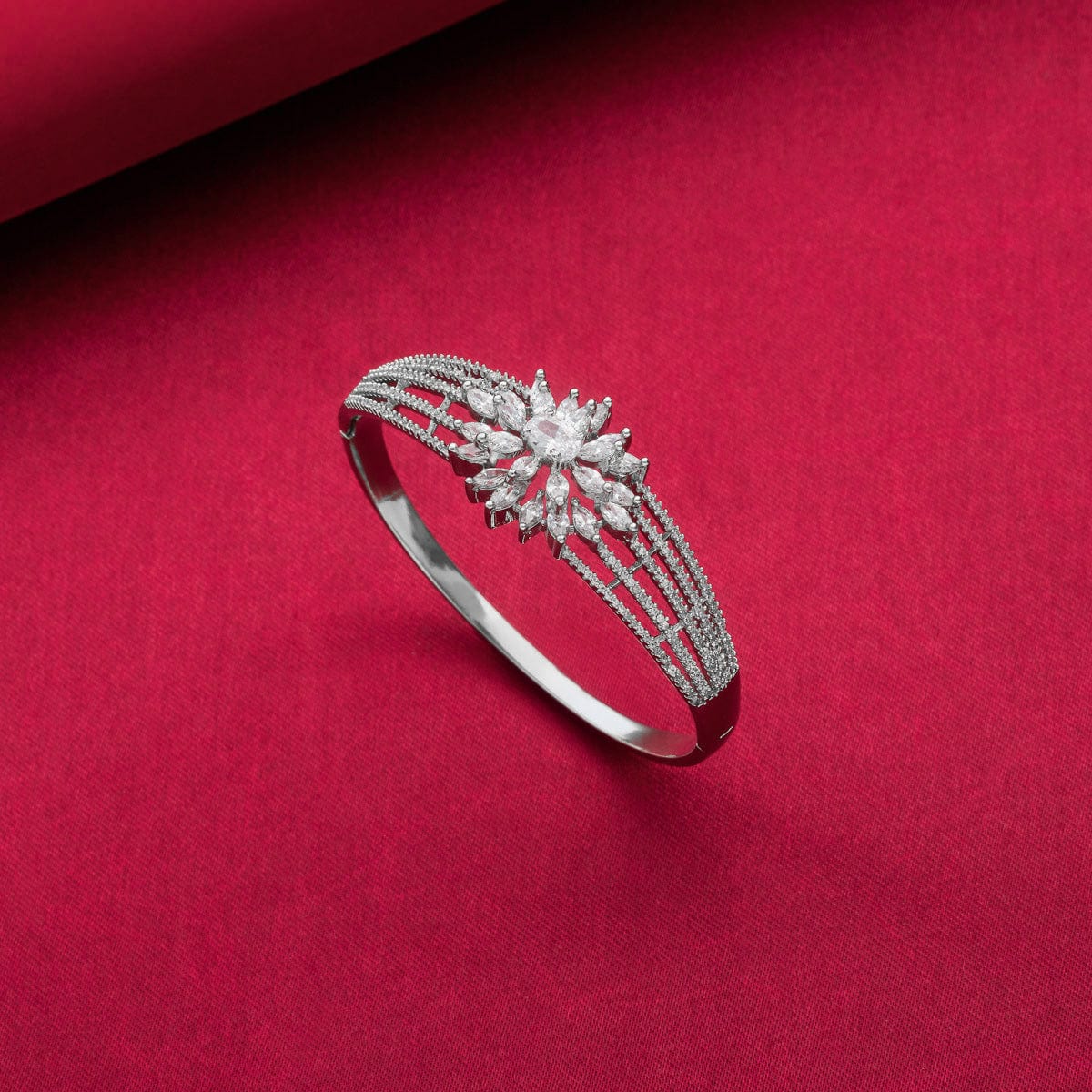 Zircon Kada Zircon Kada 184680